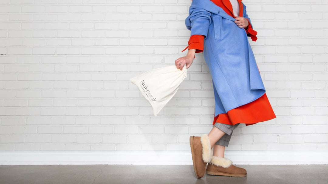 woman holding Nuknuuk bag
